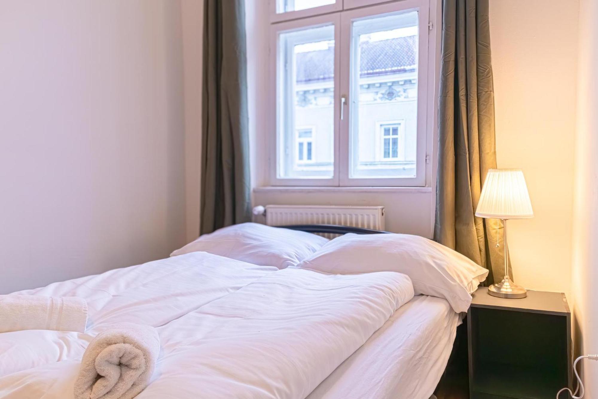 Spacious 2Br Apt -Near Wiener Stadthalle Burggassewiener Well Located Exterior photo